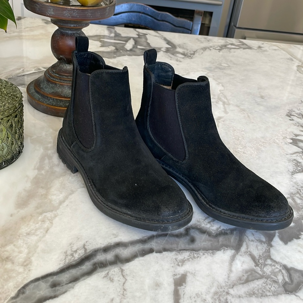 Sofft Leah waterproof suede ankle-high bootie size 6